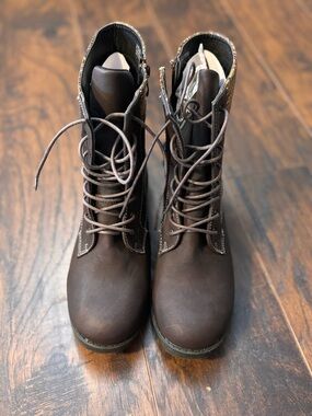 Women’s Brown Lace-Up Combat Boots